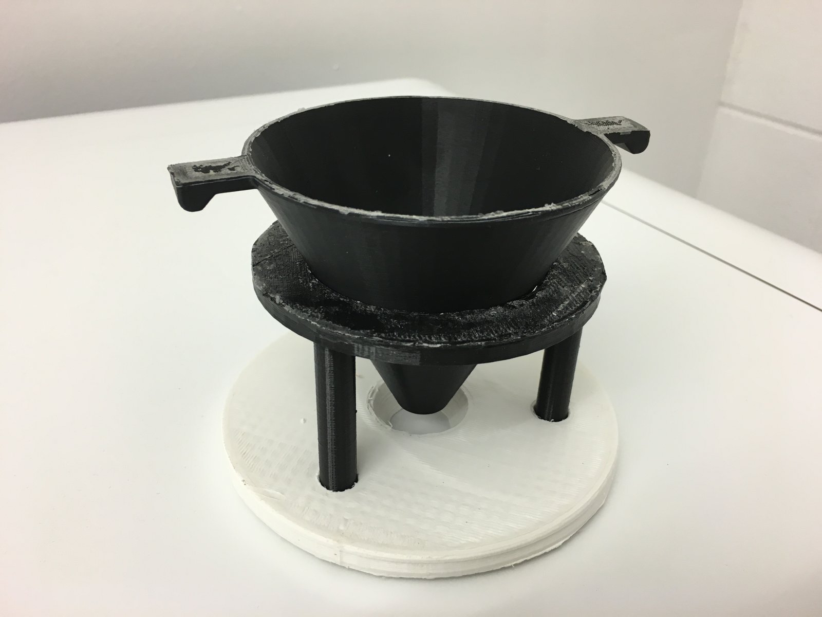  To avoid repeatedly printing the accompanying drawer with each new prototype, we developed a simple universal stand. 