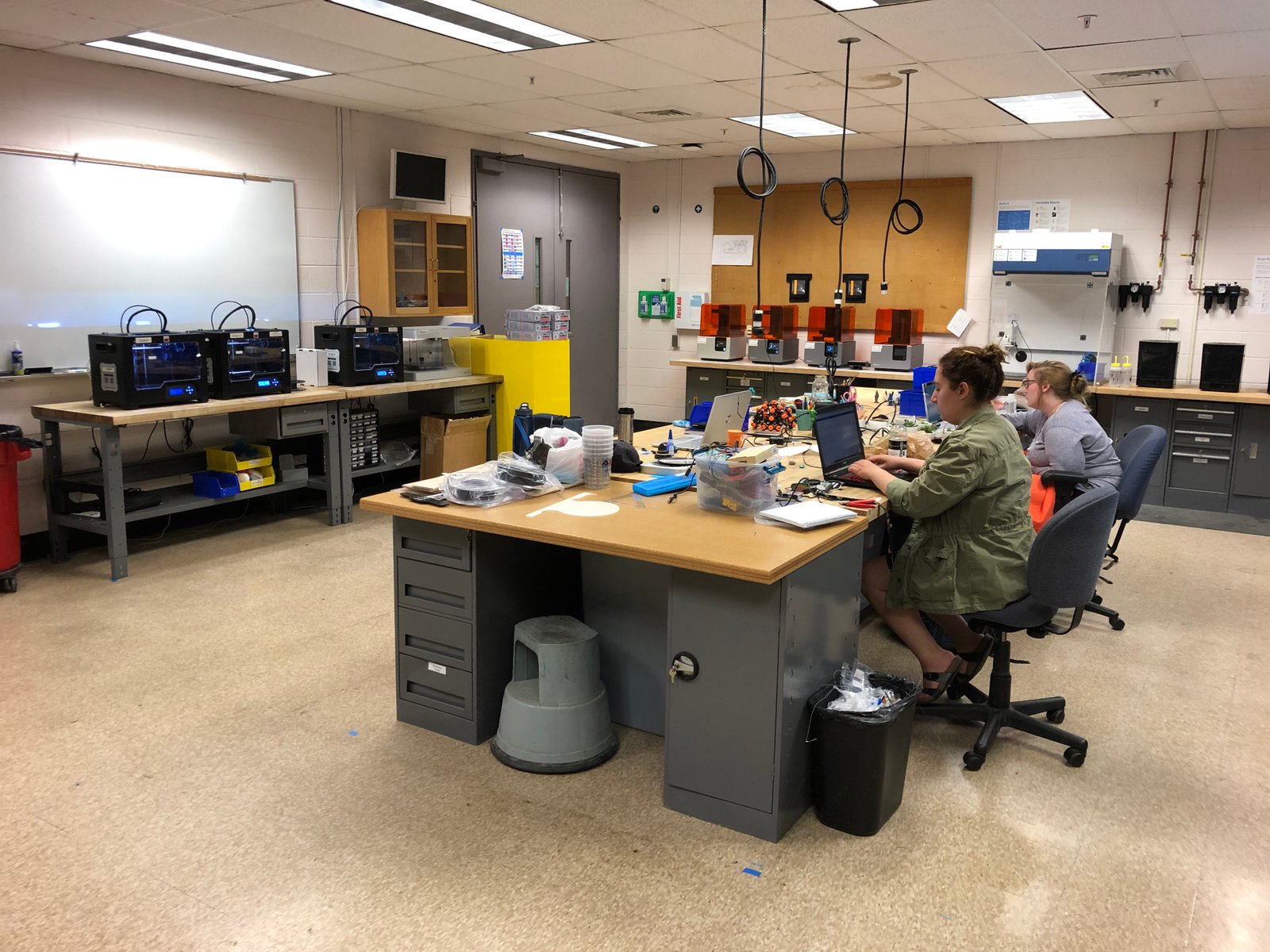  Alternative view of the lab. 